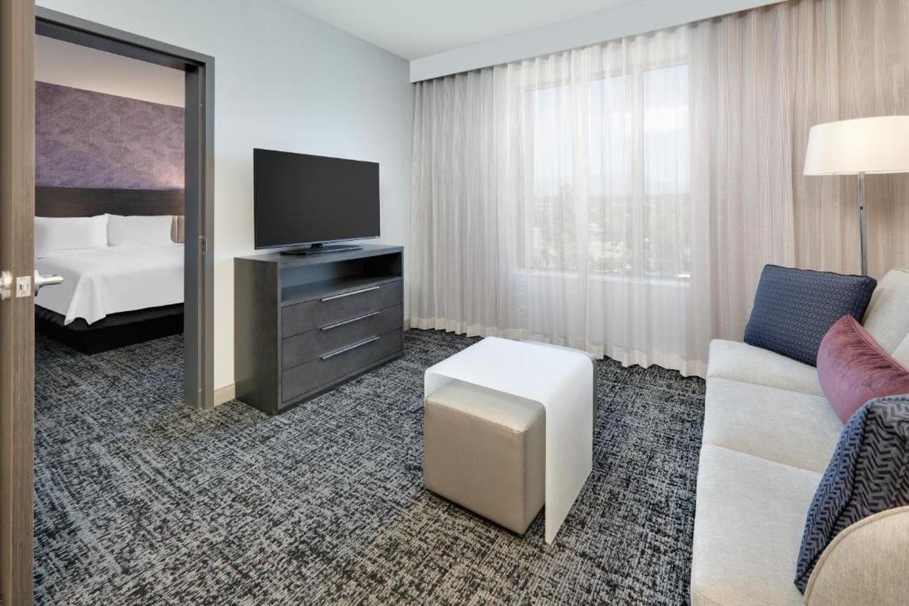 Luxe Grand Hotel Apartments Sharjah Exterior foto Living room